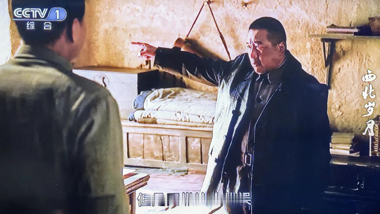 王世泰关禁闭室，张宗逊司令和习仲勋书记在彭总面前，俩人一唱一和，求情演戏，弄得彭