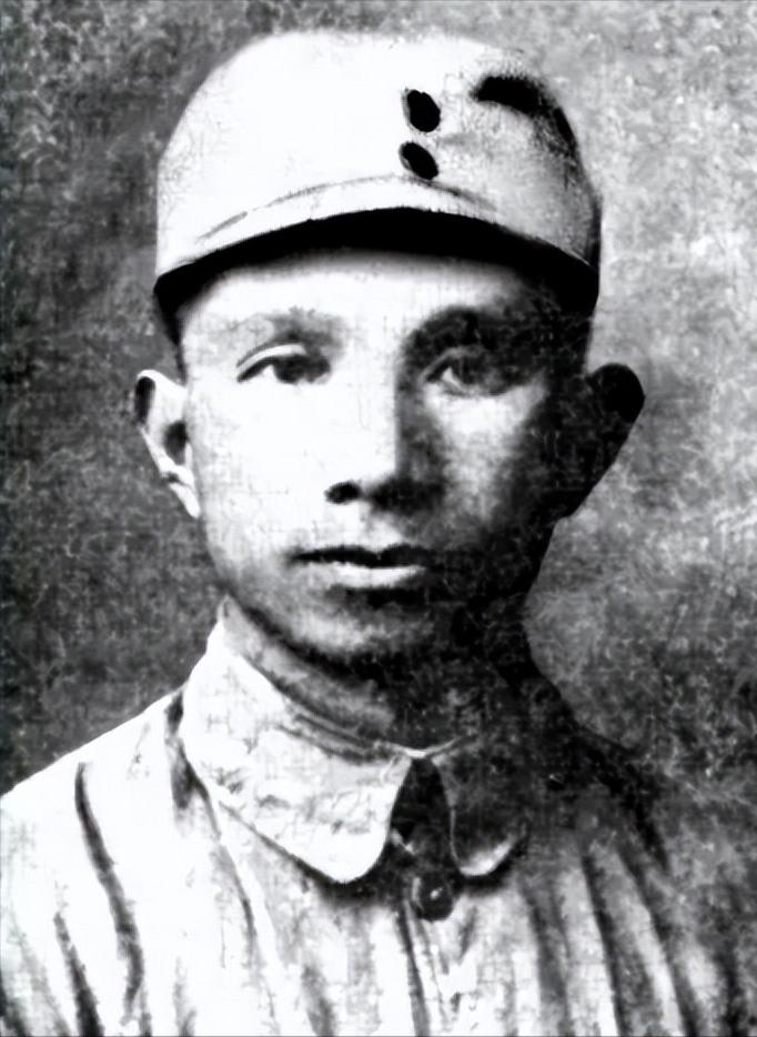 1941年，新四军第一师抓了200多名“特务”，粟裕知道后，忍不住开口：“是不是