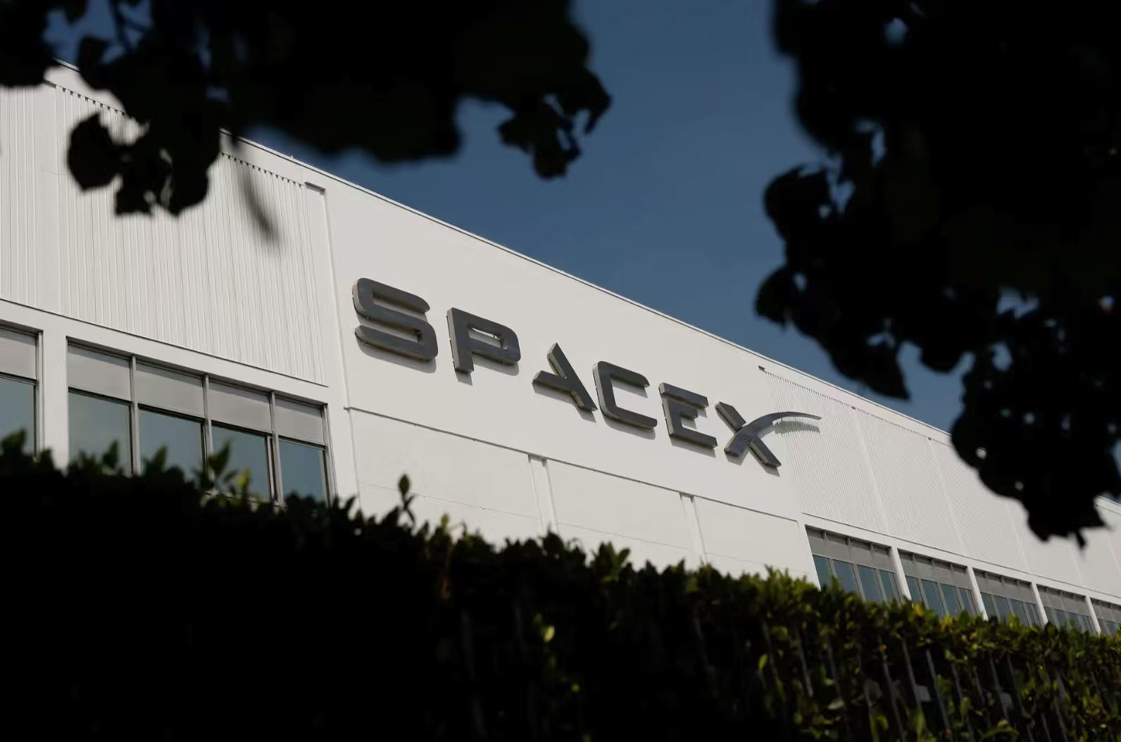与特斯拉合并进入实质阶段，SpaceX股价盘前大涨10%