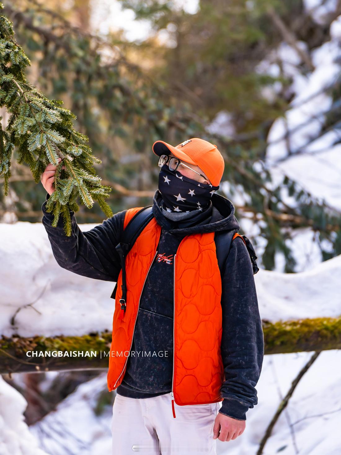 长白山新玩法｜童话森林中徒步雪谷穿越跟我一起来吉林长白山的白桦林间火山遗迹的溪沟