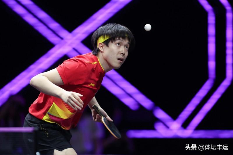 2026年WTT重庆冠军赛男单比赛真是状况百出。梁靖崑虽首轮让一追三逆转晋级，但