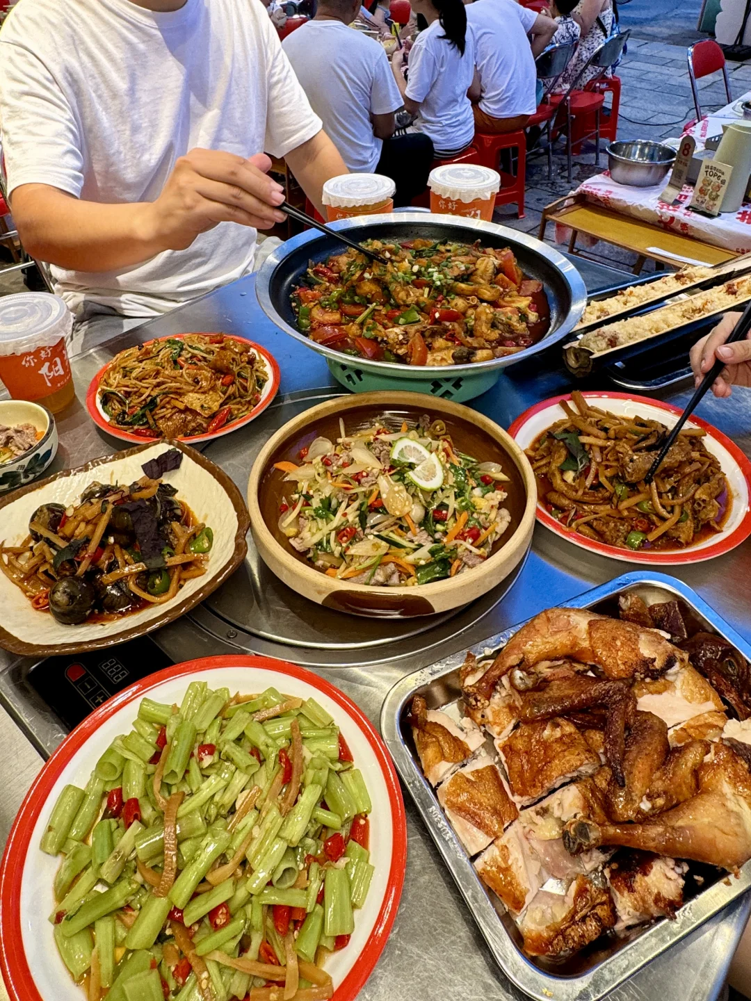 阳朔。。。这家大排档为什么这么多人来吃？