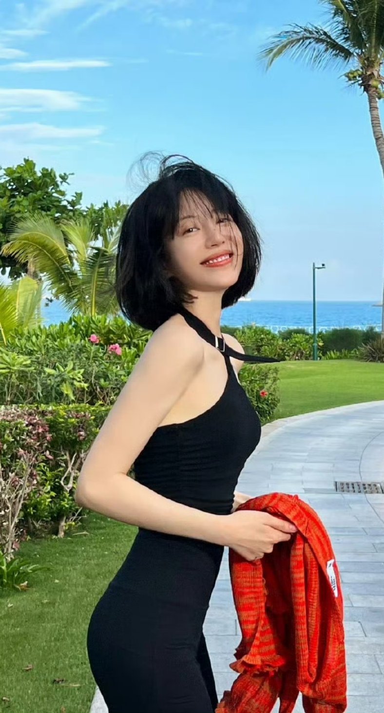 李溪芮紧身美腿好性感 ​李溪芮 ​​​