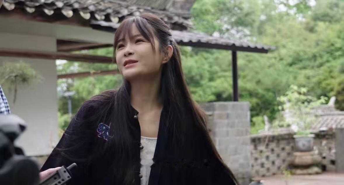 一边是几秒抓眼的趣味短片，一边是耗时整年的非遗长纪实，抖音完美平衡两种创作，让青