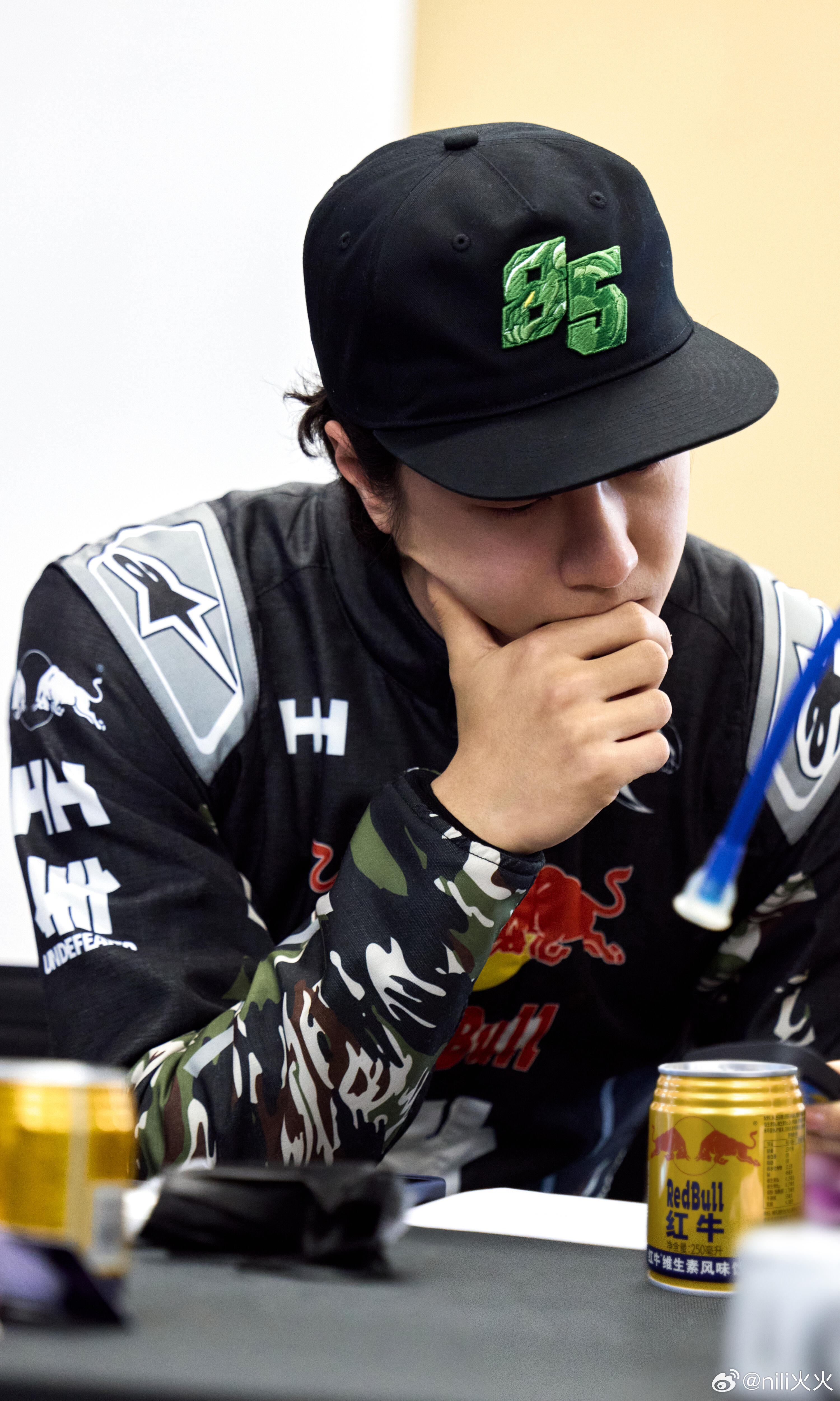 有新增！赛车手王一啵真是帅得人尖叫啊