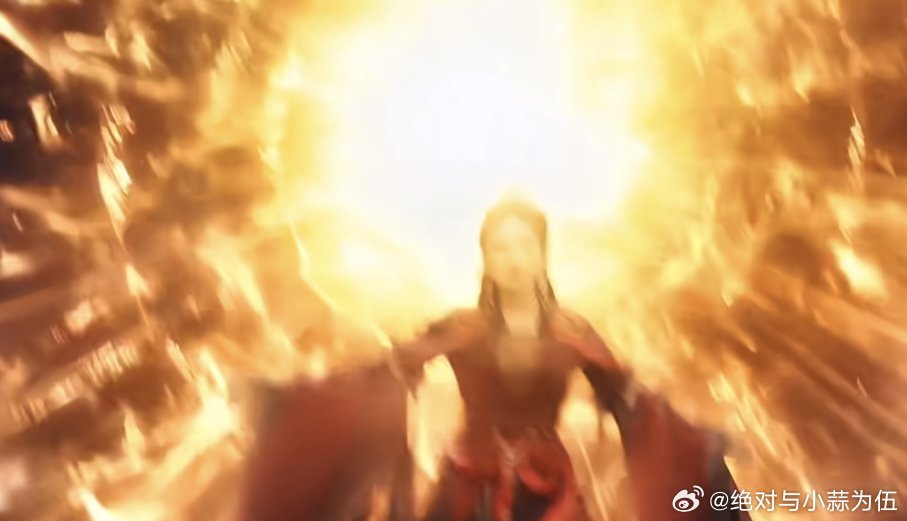 内娱特效不如非遗铸剑真实. 内娱特效一直在进步，但非遗铸剑的真实锻造太绝了！火花