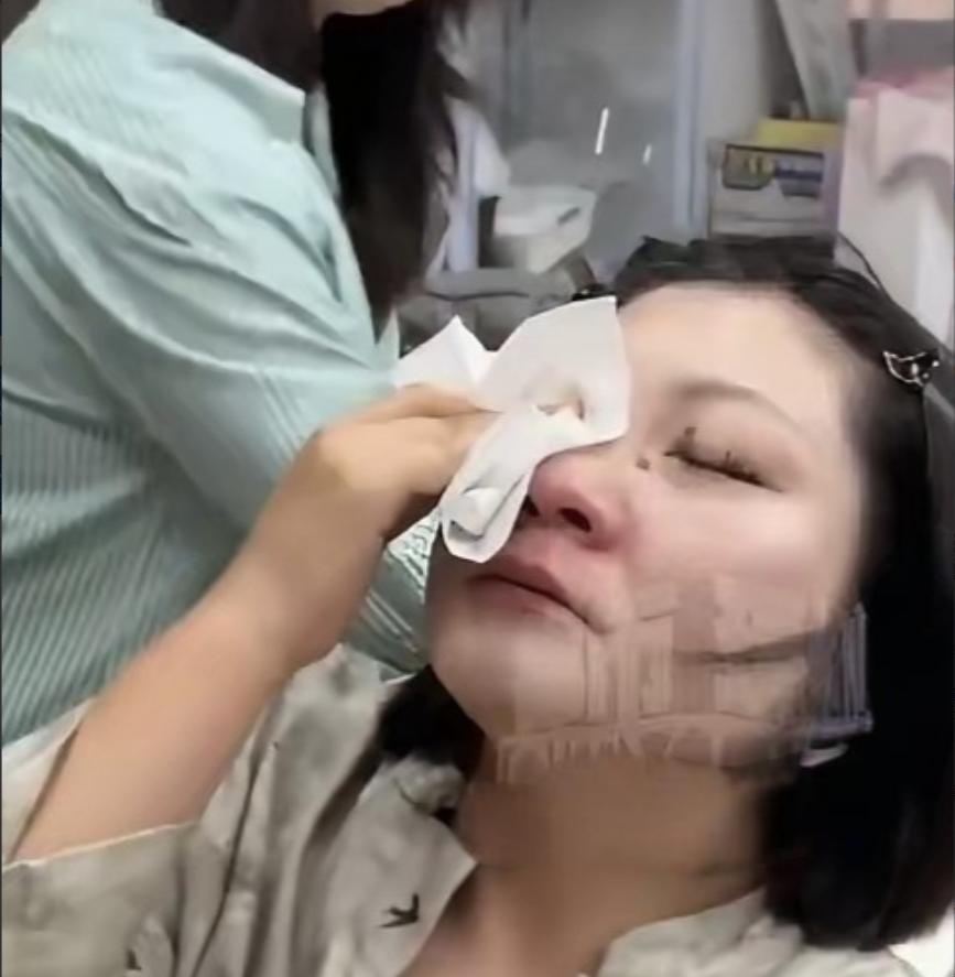 王暖暖离不了婚，我忍了。
她在ICU时婆婆搬空家里，我也忍了。
但最不能忍的是，