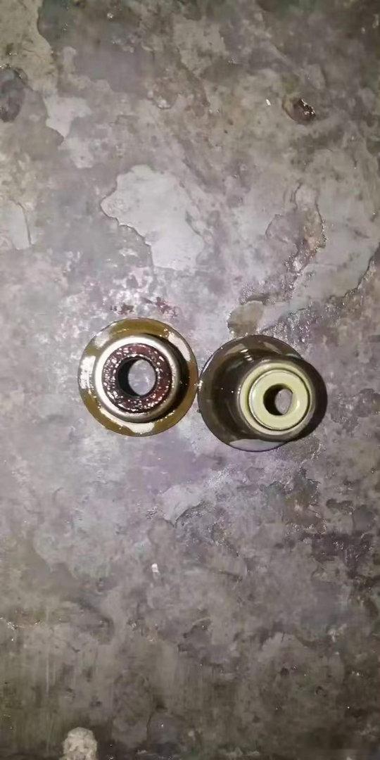 油车车主最头疼的烧机油，其实并不可怕。燃油车最常见的问题那肯定少不了烧机油。那到