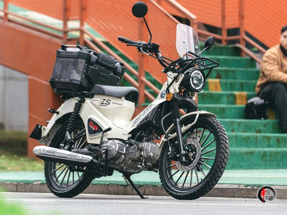 宗申2025款野米Yemi型动版以6980元限时价上市，定位复古风格弯梁车，融合