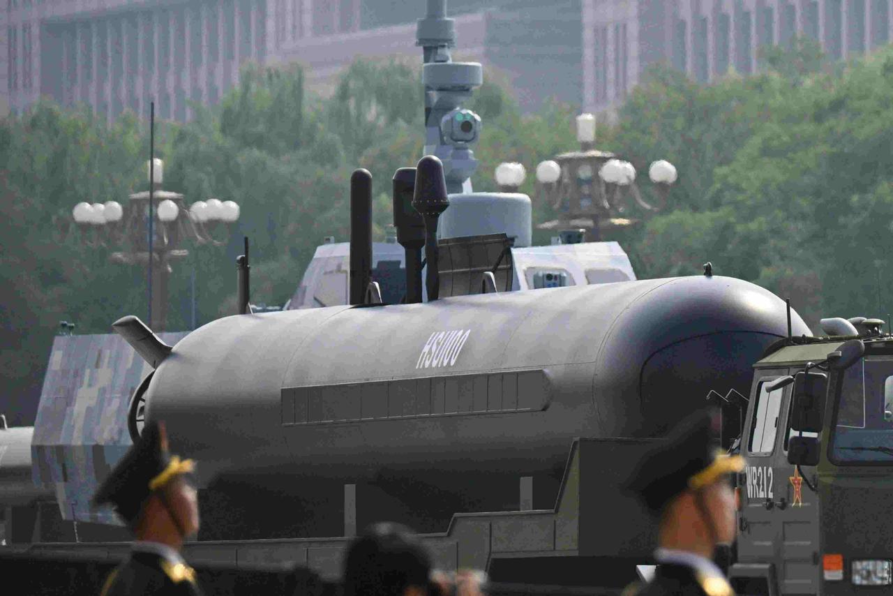 菲律宾近海最近挺热闹，美国又带了一堆装备来搞演习，这次不是普通军舰对轰，重点是一