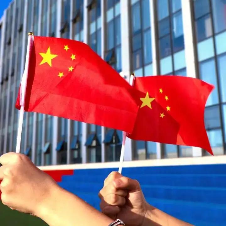 亮剑，谁敢动我们的人？中国企业跟伊朗做着正经生意，美国凭什么搞跨国抓捕？孟晚舟的