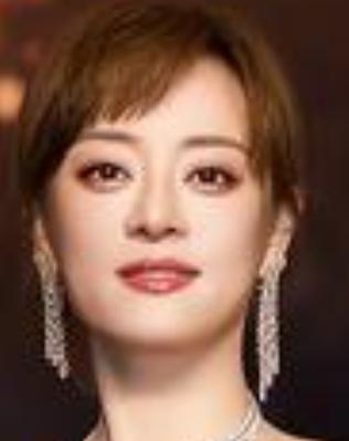 近日，有媒体用“一颗新鲜的非洲橘”来形容孙俪，这个比喻引发了不少关注。
非洲橘外