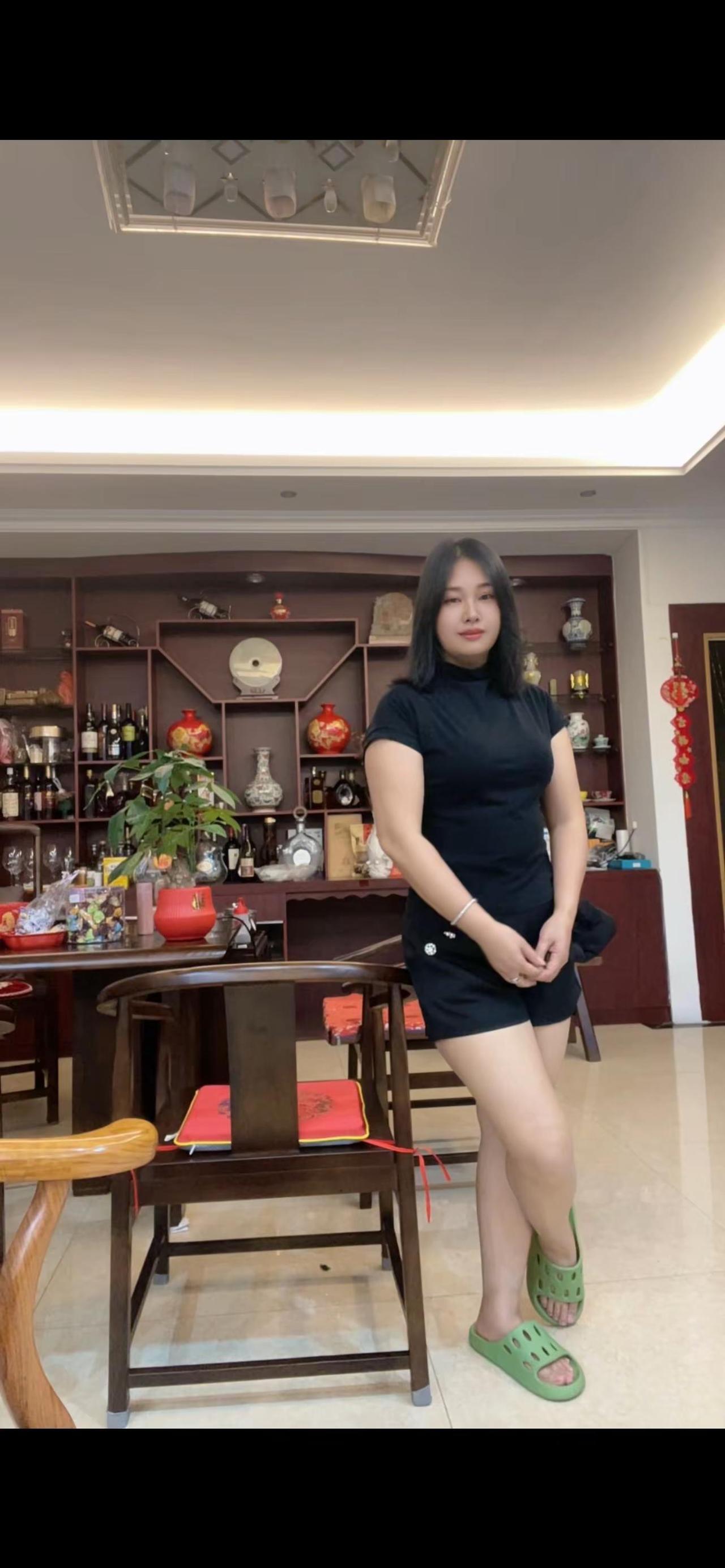 过完年啦，好好努力争取买碎花裙穿，感受一下polo衫的深情🤪