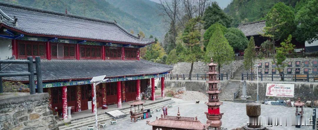 【汉中近郊有座680年历史的古寺，免门票值得一逛】宝峰山位于陕西省汉中市汉台区武