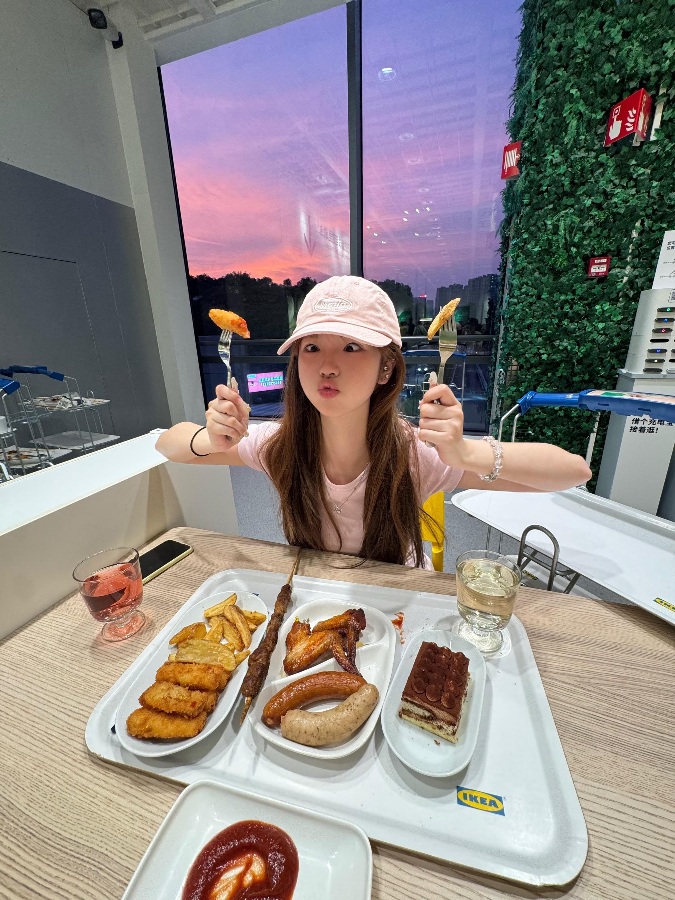 宜家的晚霞太美了。