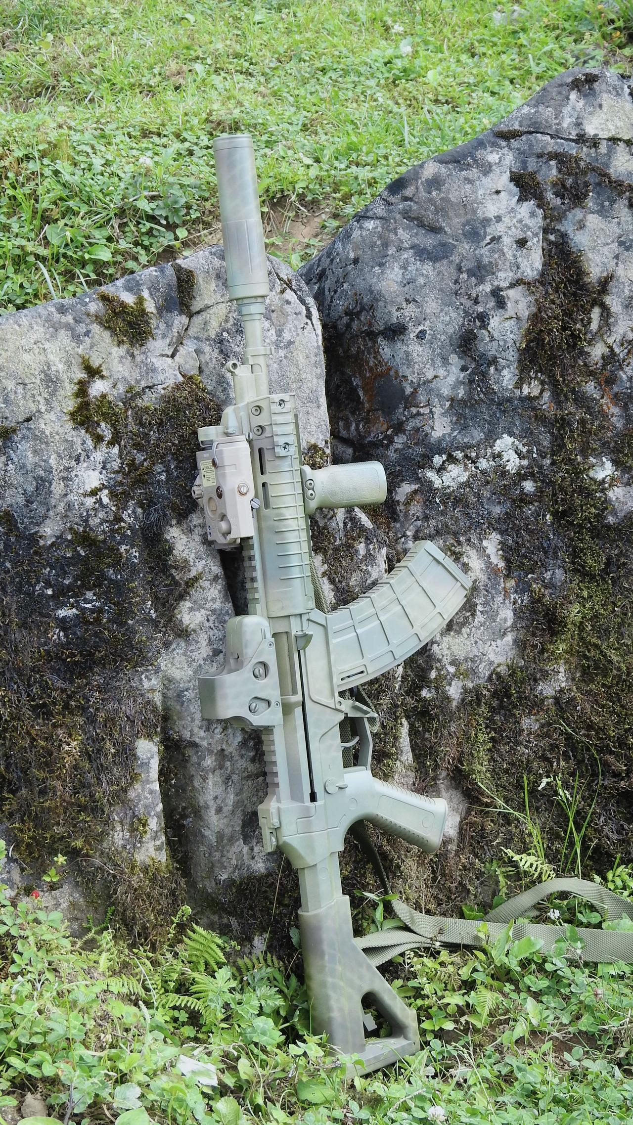 创作者中心 创作灵感 192 战术装备 发射器