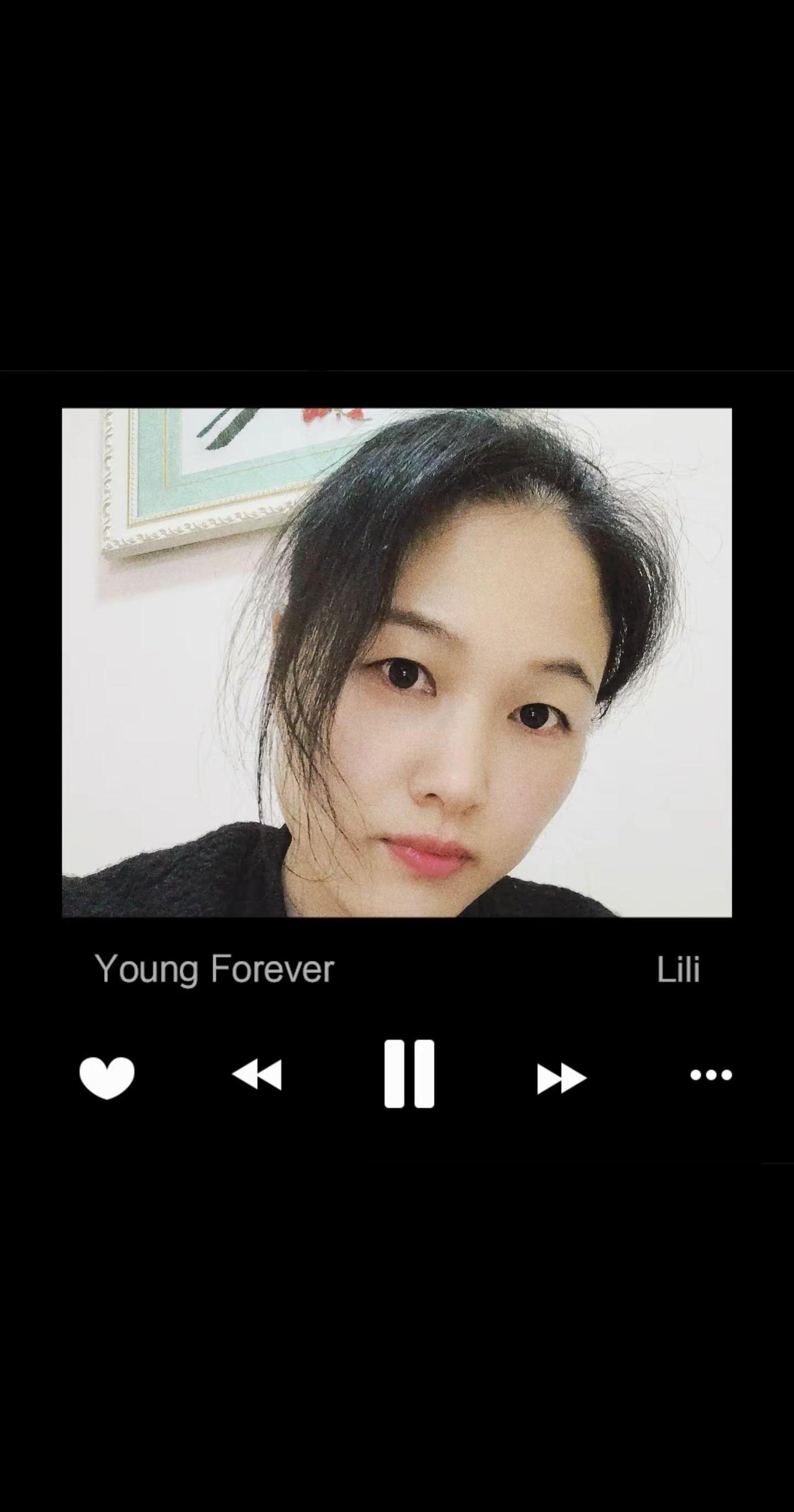 风很轻，酒很烈。小酌怡情，一杯接一杯，没打算喝醉，只是喝着喝着，就上头了