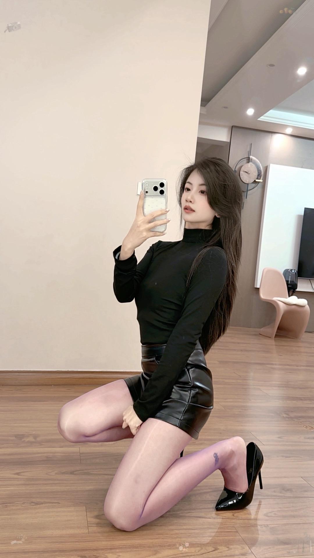 纯欲风穿搭 御姐穿搭 辣妹穿搭 皮裙 没有人能拒绝姐姐风