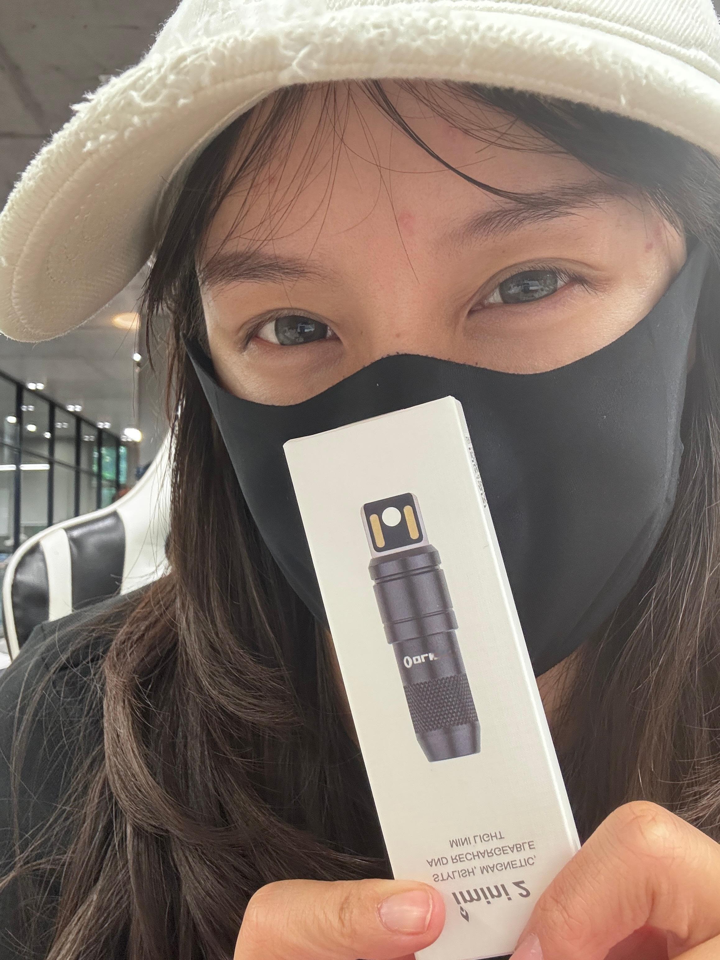 领导送了我一个傲雷小手电，亲测超级便携好用！果断再薅一个来抽奖给大家[酷]，评论