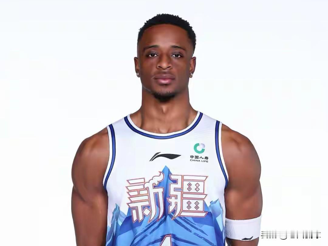 北汽球迷有没有怀念纳托尔呢？昨晚CBA常规赛，新疆99-91击败福建。新疆签下的