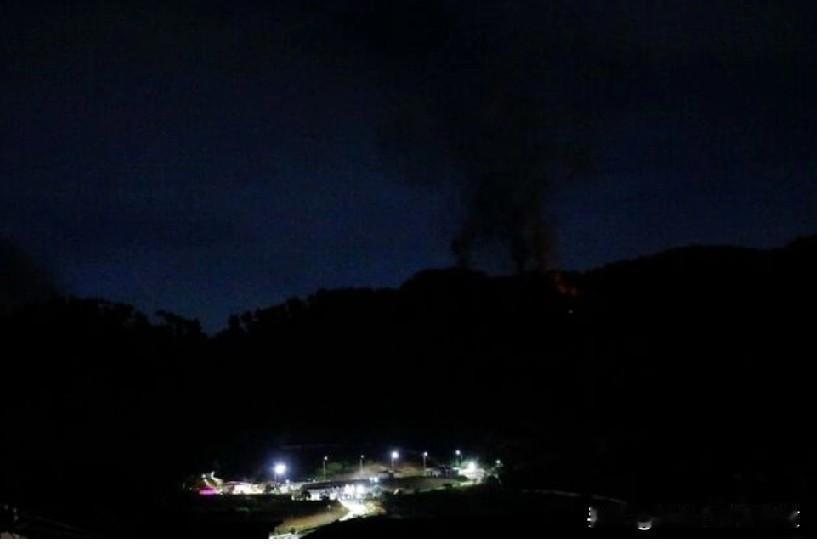 美国官员称美国在委内瑞拉实施打击。
路透华盛顿1月3日电——一名美国官员周六早间