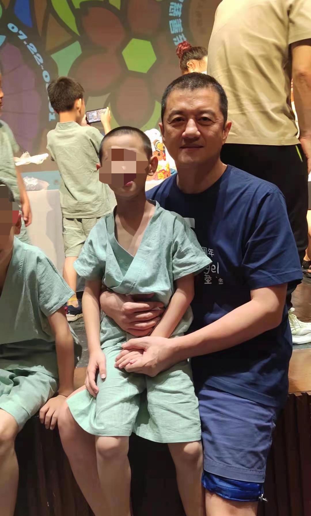 终于理解李亚鹏了，

即便是欠了2000多万的房租，也依旧选择开在这里，不会更换