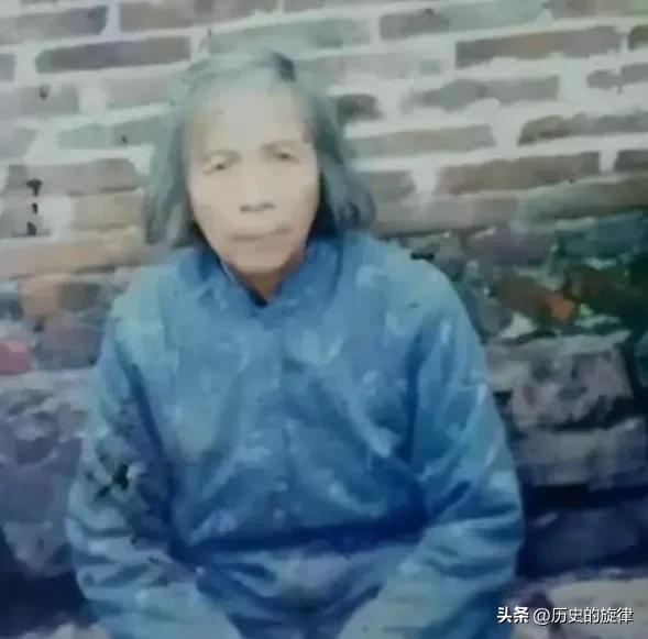 1979年台湾老兵偷偷寄钱大陆原配，得知真相后痛哭流涕，含泪写下致歉信
 
19