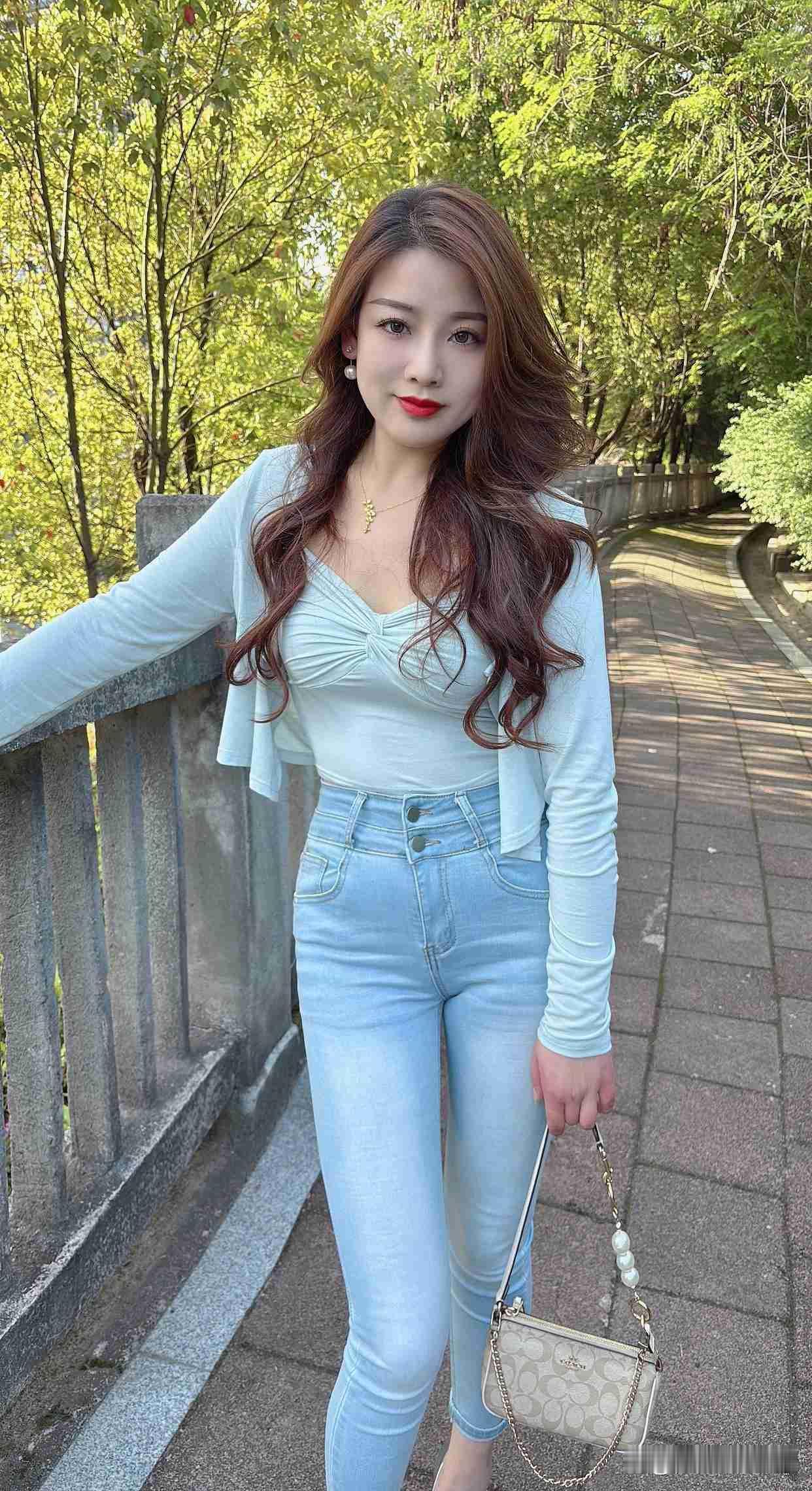 我的今日状态：😁轻松愉快
我这里的天气：☀️晴天