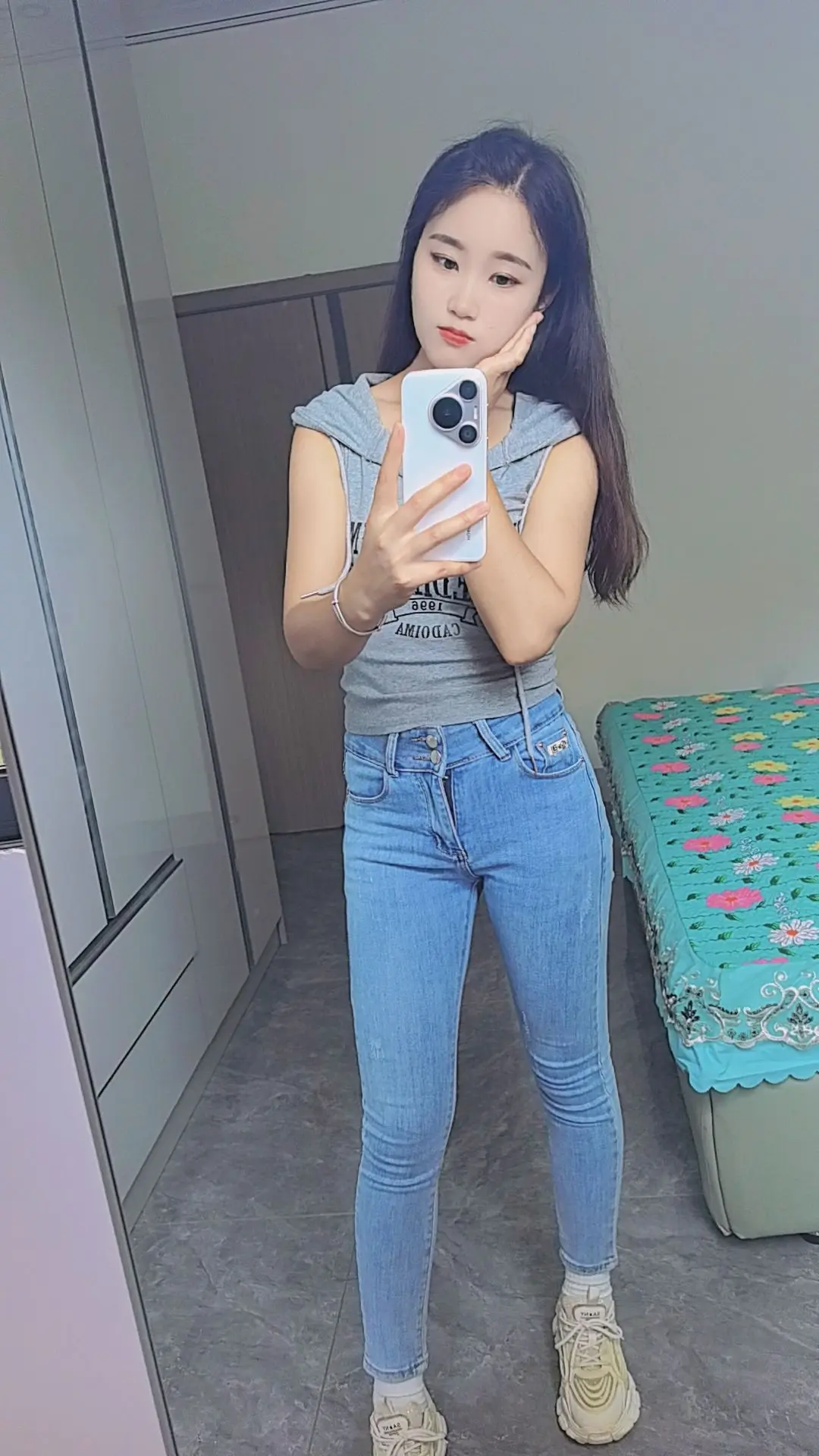 初来不知人间苦， 回头已是苦中人