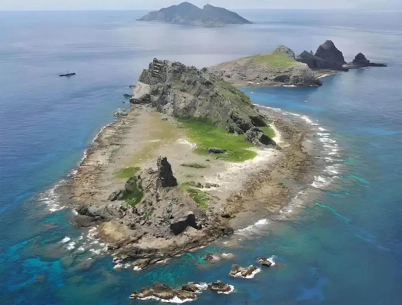 我国海警局发言人表示，日本的渔船未经批准进入我国钓鱼岛海域，我国海警船依法对其采
