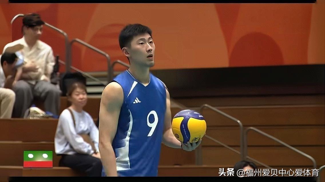 北京时间10月1日，名古屋亚运会男排1/4决赛中，中国队以3比0横扫泰国队，三局
