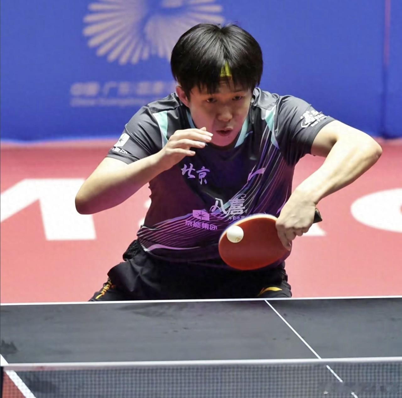 全运会王楚钦今天对战袁励岑，俩人都是左手将，但是实力相差比较大，但是袁励岑这次全