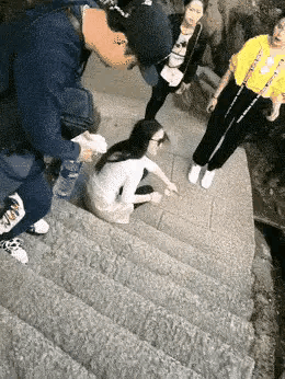 关键时刻，还得是红票子最能给人力量[灵光一闪]
