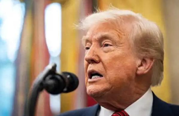 美国开始慌啦！美国把对中国的关税从145%降下来了，结果却发现中国客户没了，根本