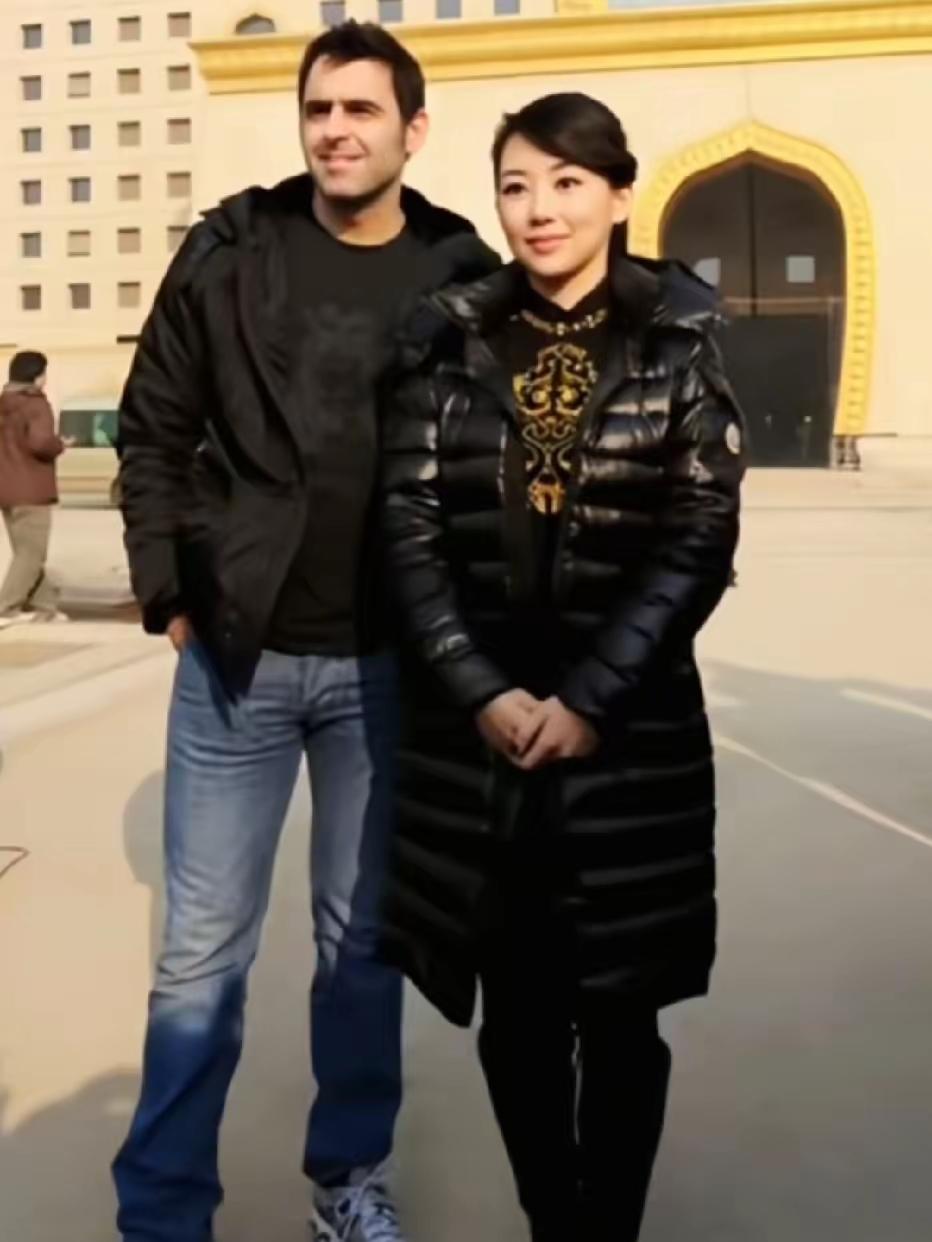 谁认识这两位，是干什么的？看看你们的眼力如何？[作揖][玫瑰]