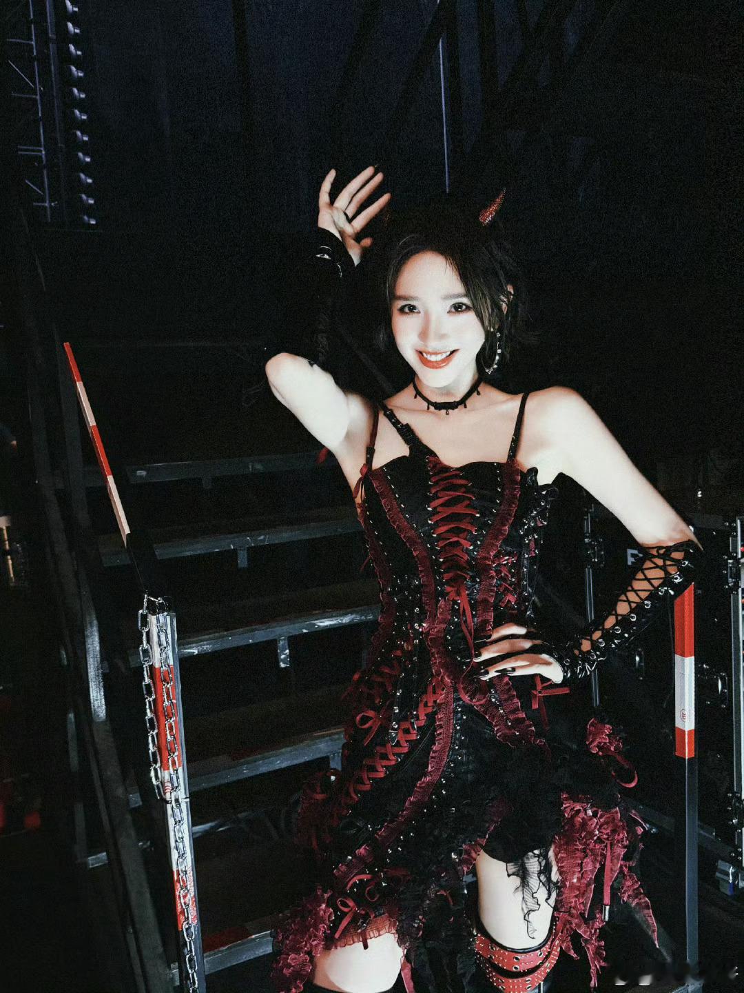 唐艺昕叽里咕噜的刚看完浪姐二公《BONBON GIRLS》真的笑不活了🤣!唐艺