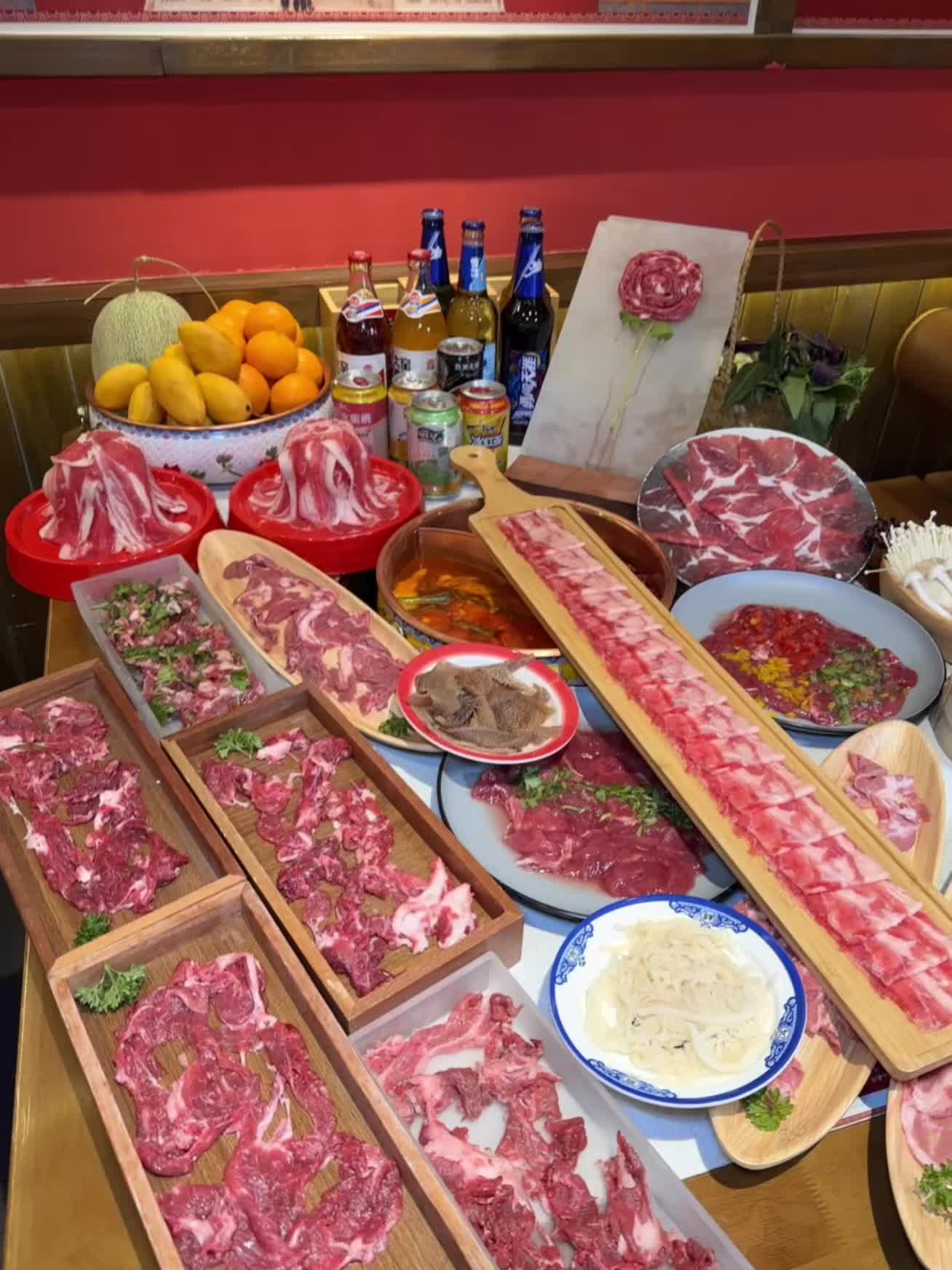 49.9在观前街吃鲜切牛肉自助火锅，全场百余种菜品不限量！