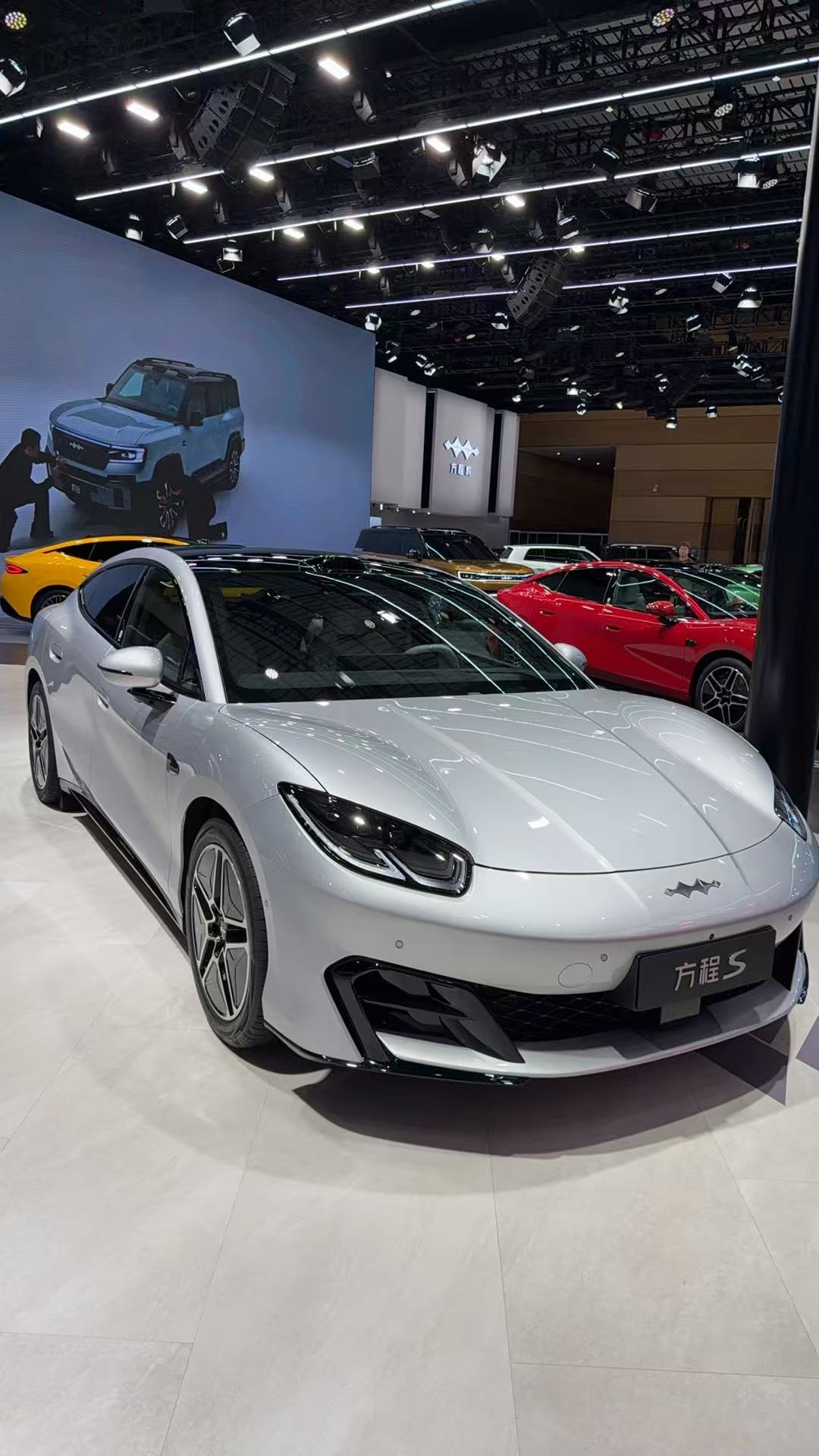 方程豹首款轿车，方程S/S GT预订价格区间23万到28万。所以问题来了，你是愿