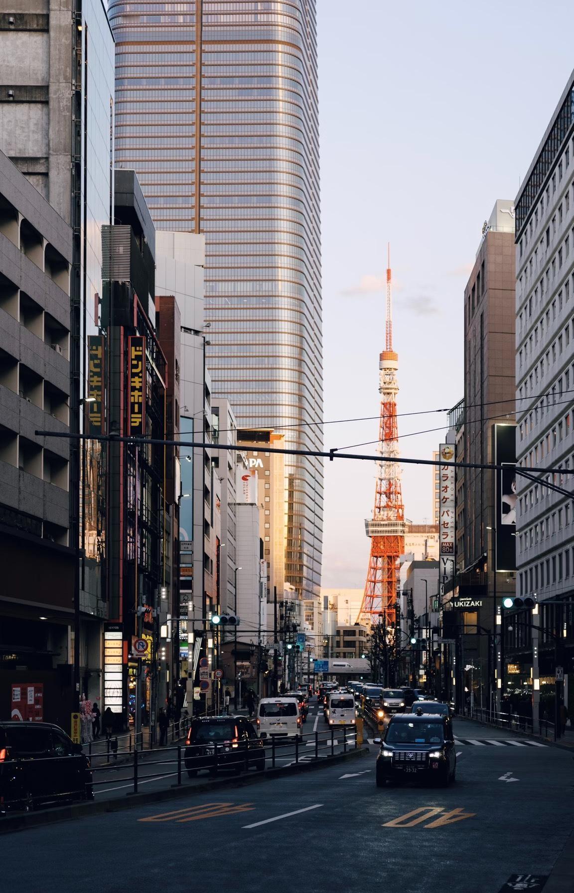 下一部手机，你会买苹果还是华为我肯定买华为，因为华为网络比较好，苹果手机也不是不