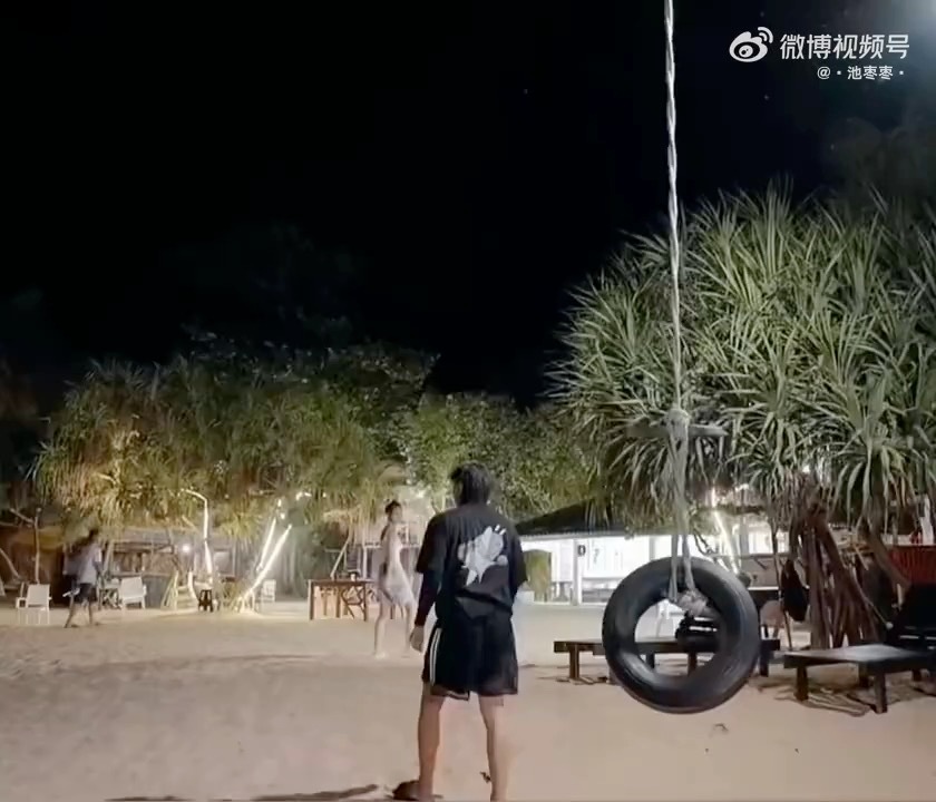 黄子韬徐艺洋像在演偶像剧吧！服了这一段给我看得想恋爱了🥺黄子韬背徐艺洋回房间真