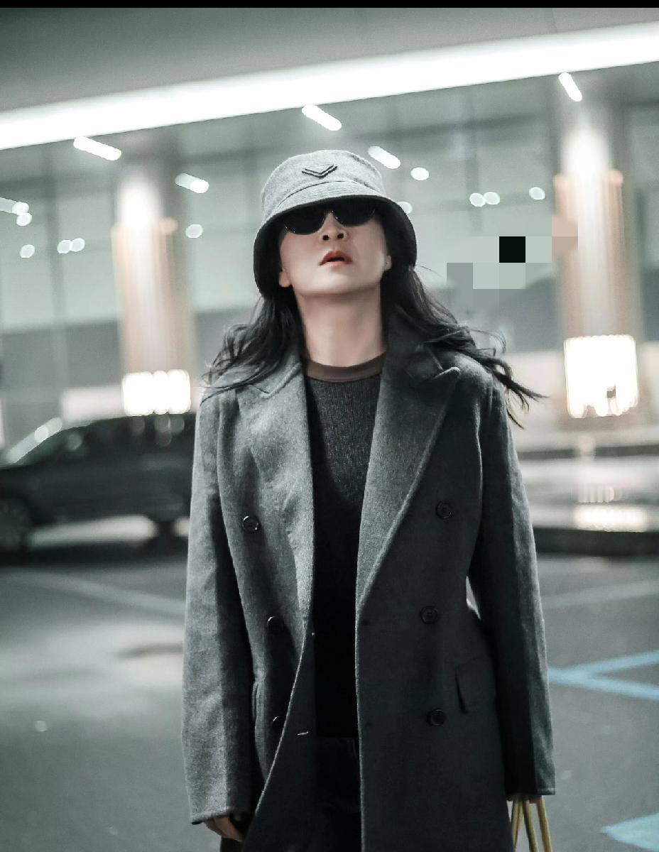 贾玲现在是真认不出来了

1月16日下午，有网友偶遇贾玲，不过啊，贾玲现在是真认