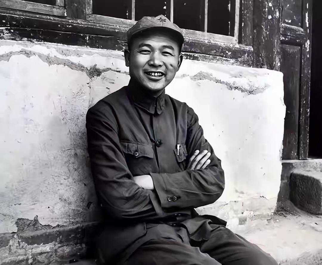 如是历史徐海东大将66名亲属全部被国民政府杀害，包括双目失明的母亲，乡村务农从未