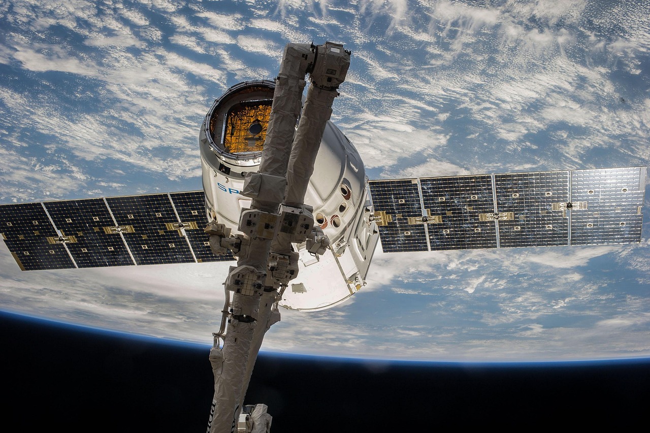 SpaceX的公开估值在2024年初约为1800-2000亿美元。有传闻称其20