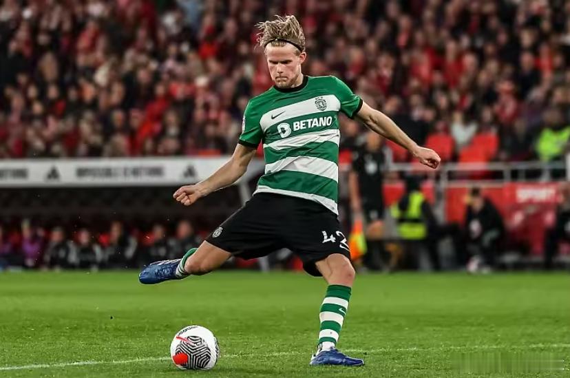 据葡萄牙媒体《球报》报道，26岁的丹麦中场莫滕·尤尔曼德预计将于今夏离开葡萄牙体