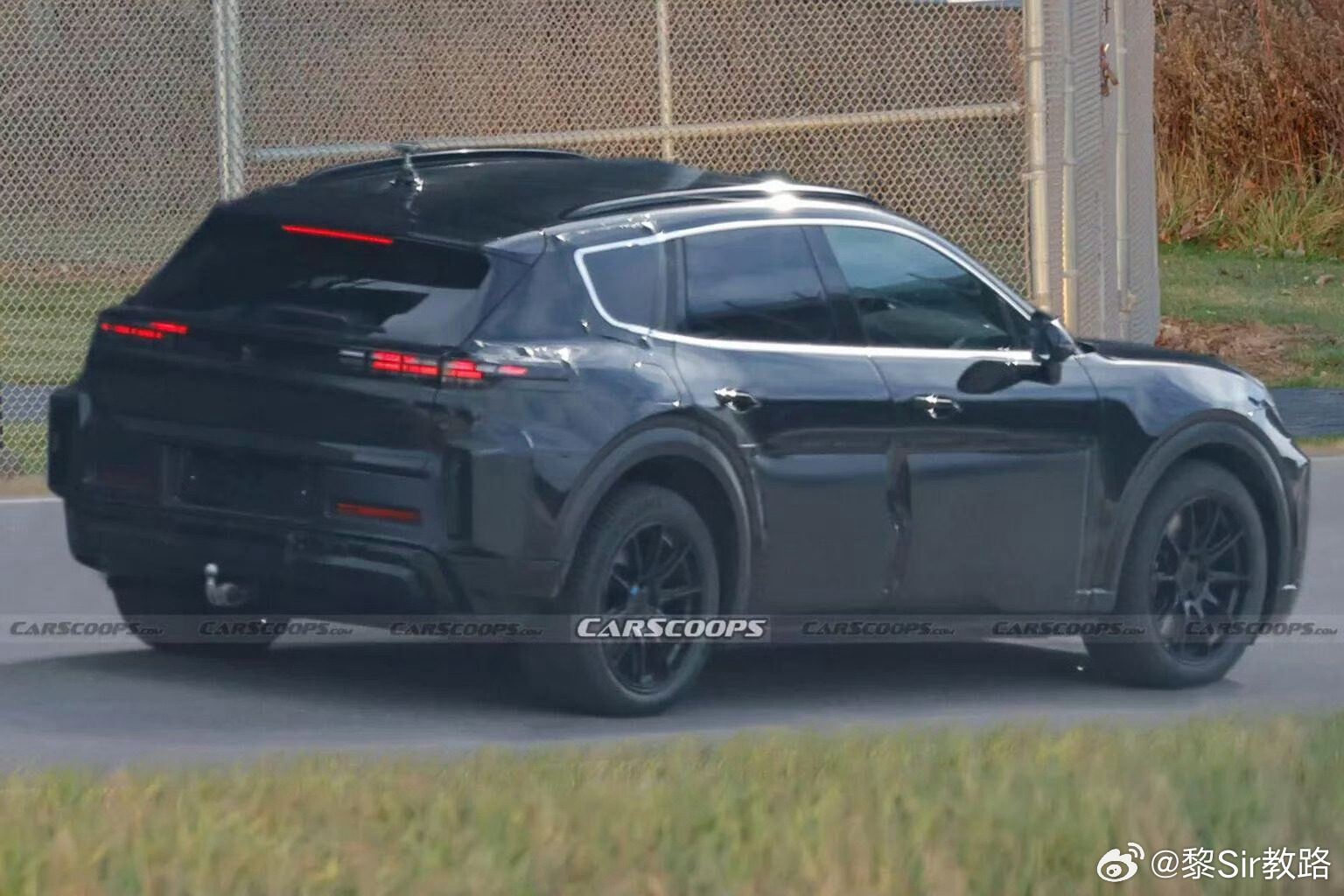 据说保时捷也要出大车，就是比卡宴还要大的三排座位全尺寸SUV大v聊车保时捷无可替