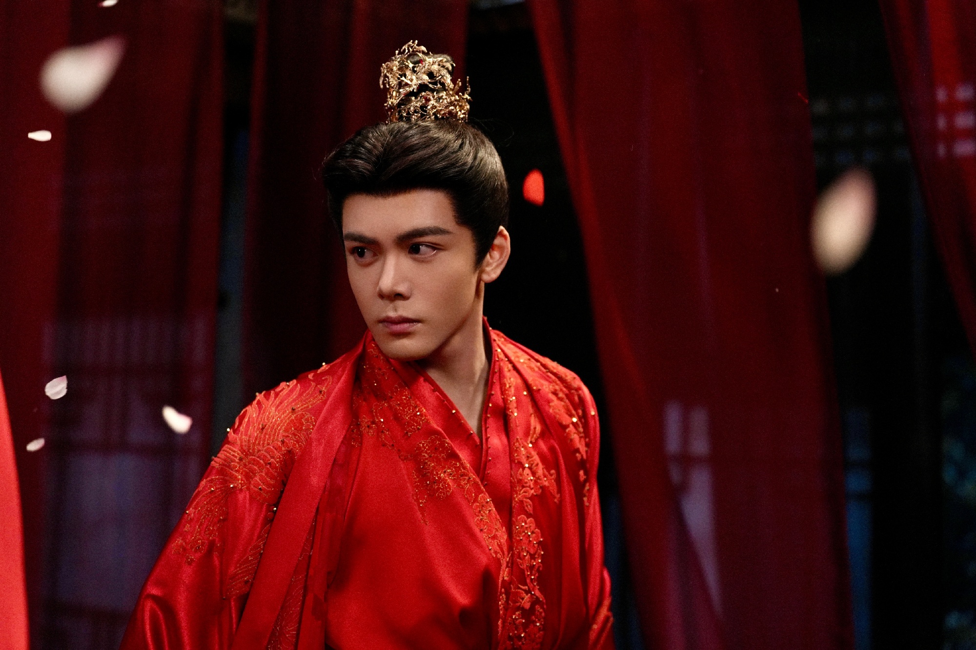 曾舜晞谁懂曾舜晞手指弹剑这下曾舜晞手指弹剑《月鳞绮纪》的镜头美学太绝了！曾舜晞手