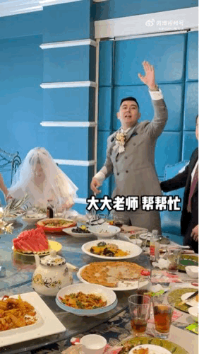 #张大大真的去参加粉丝婚礼了#。不愧是张大大呀，总是用爱照亮着粉丝们，粉丝们也是