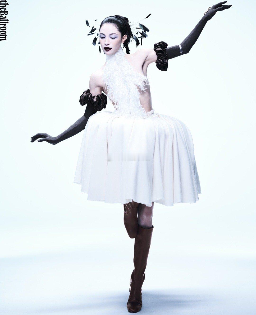 theBallroom舞格 2025 秋冬刊✖️  如花一般傲然，像鸟一般自由。