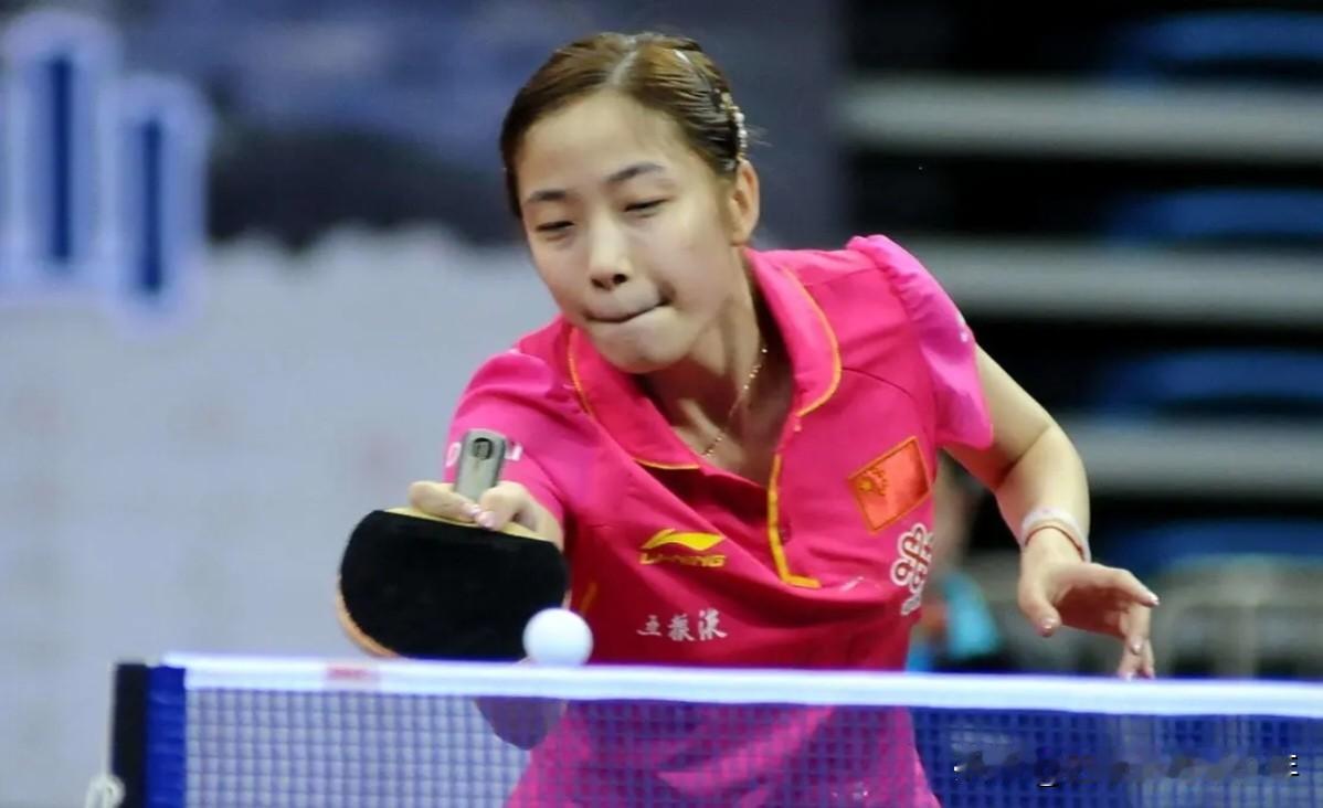 WTT多哈球星挑战赛资格赛：
闫禹橦VS哈娜•阿拉波维奇。
  前两局打成1：1