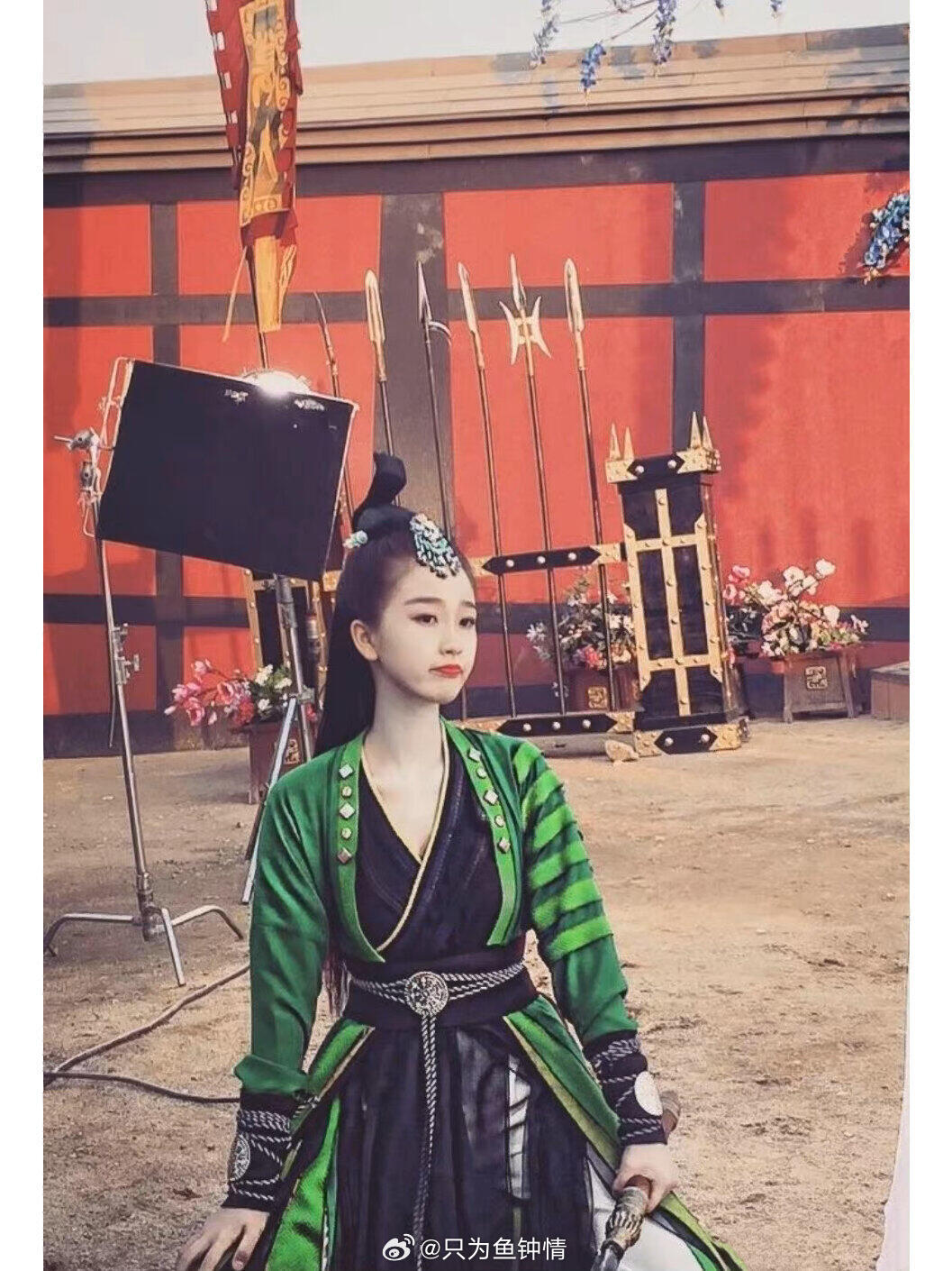 虞书欣十年前演青蛇的样子虞书欣出道第一个角色是青蛇考古到女鹅第一个角色青蛇，真的